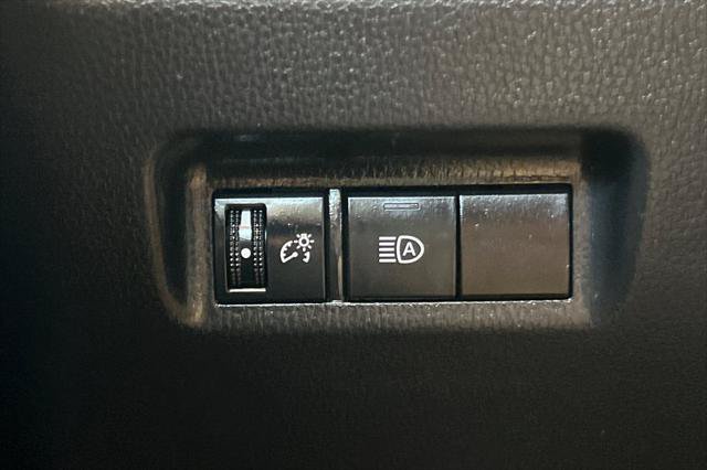 Certified 2022 Toyota RAV4 LE AWD/4WD image 29