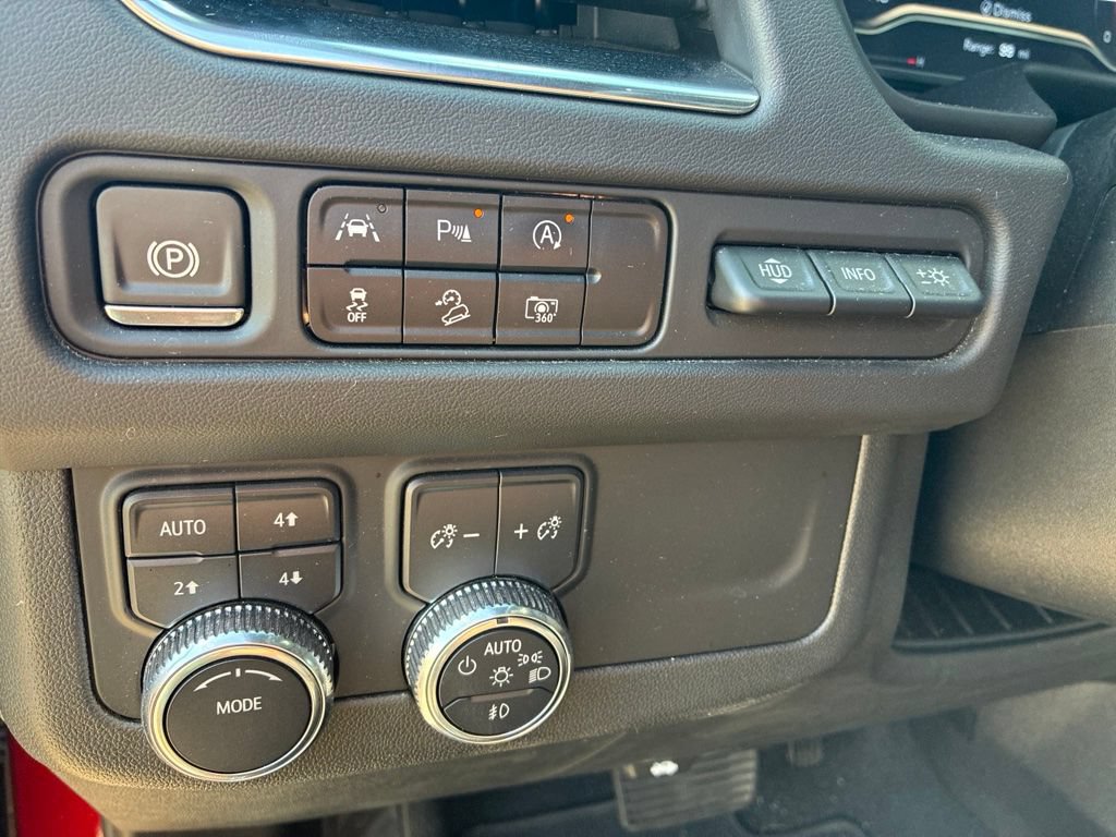 Used 2024 GMC Yukon AT4 w/ Technology Package AWD/4WD image 12