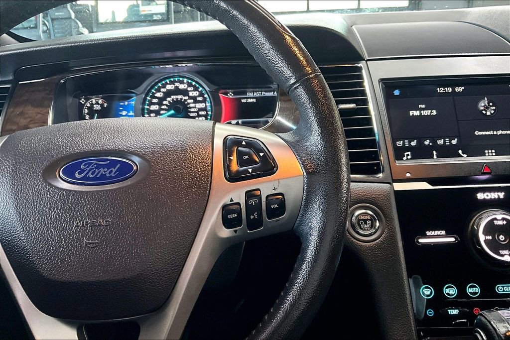 Used 2018 Ford Taurus Limited FWD image 11