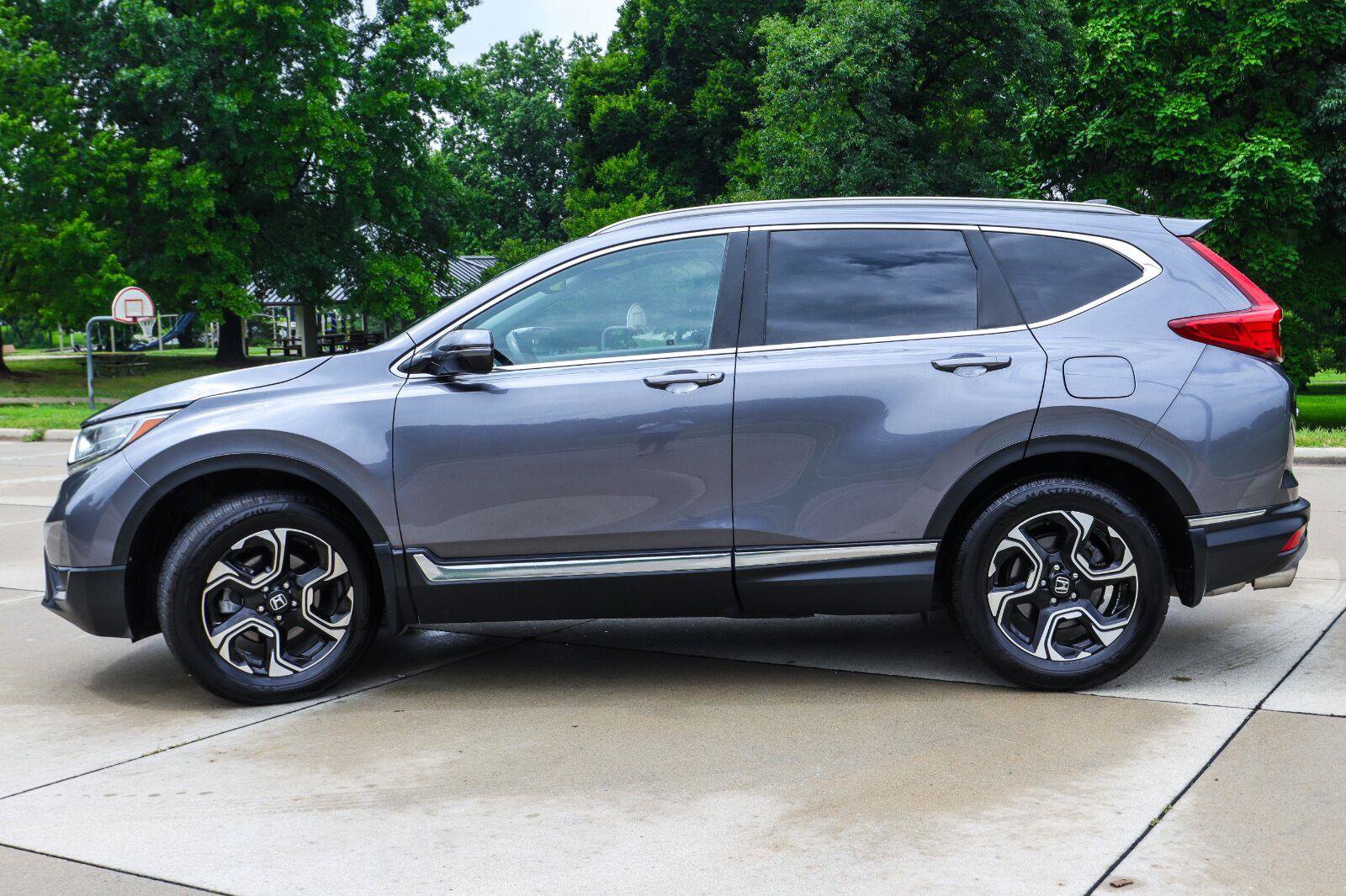 Used 2017 Honda CR-V Touring image 4