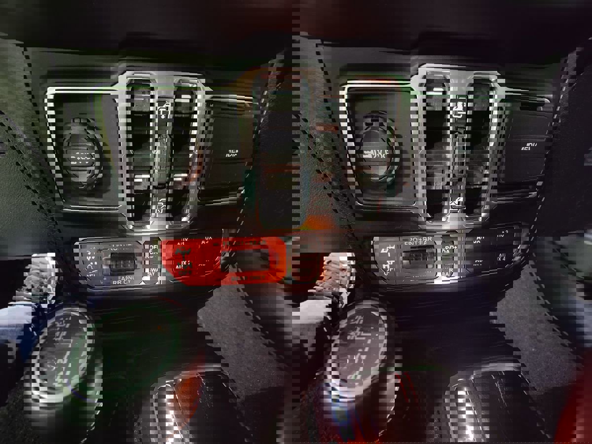 Used 2021 Jeep Wrangler Unlimited Rubicon image 34