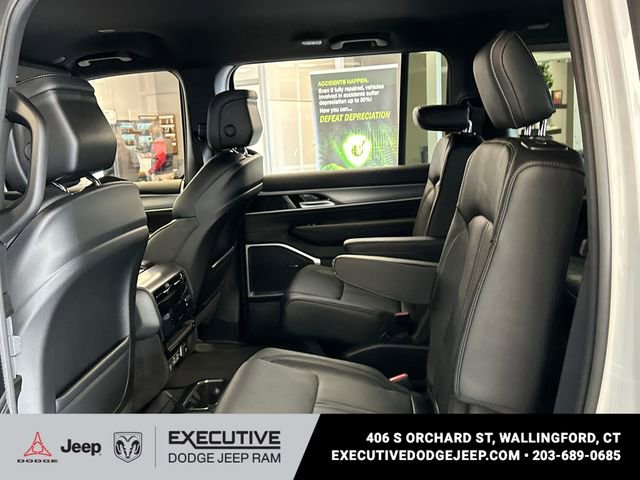 New 2026 Jeep Grand Wagoneer Limited AWD/4WD image 18