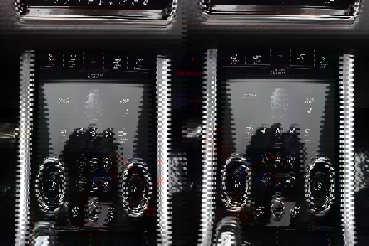 Used 2018 Land Rover Range Rover Sport HSE Dynamic image 27