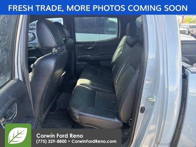 Used 2017 Toyota Tacoma TRD Pro AWD/4WD image 9