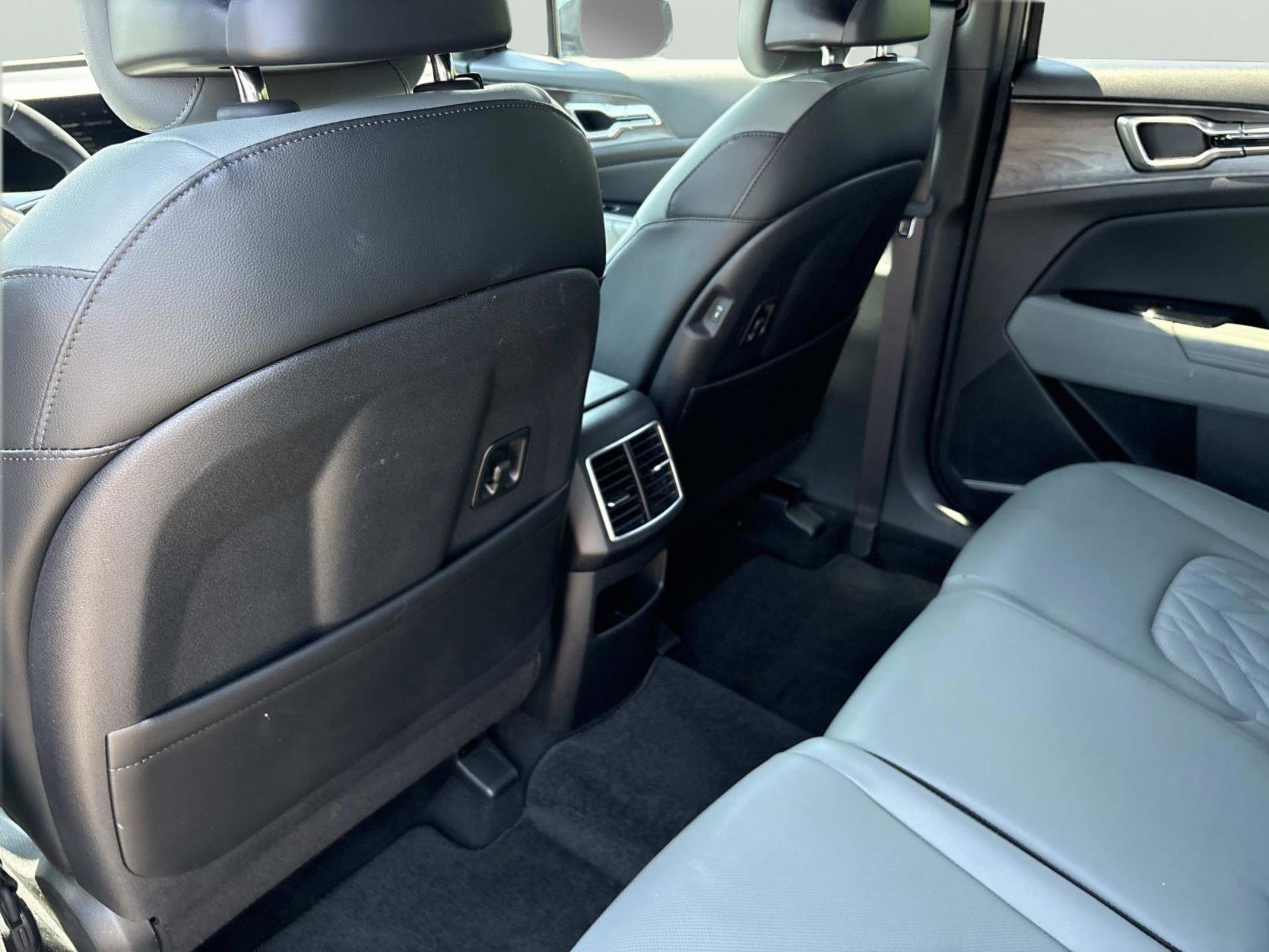 Used 2023 Kia Sportage X-Line w/ X-Line Premium Package AWD/4WD image 14