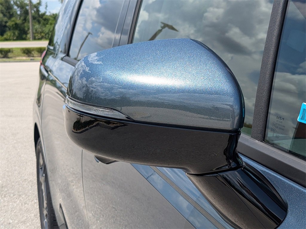 Used 2026 Kia Carnival SX image 14