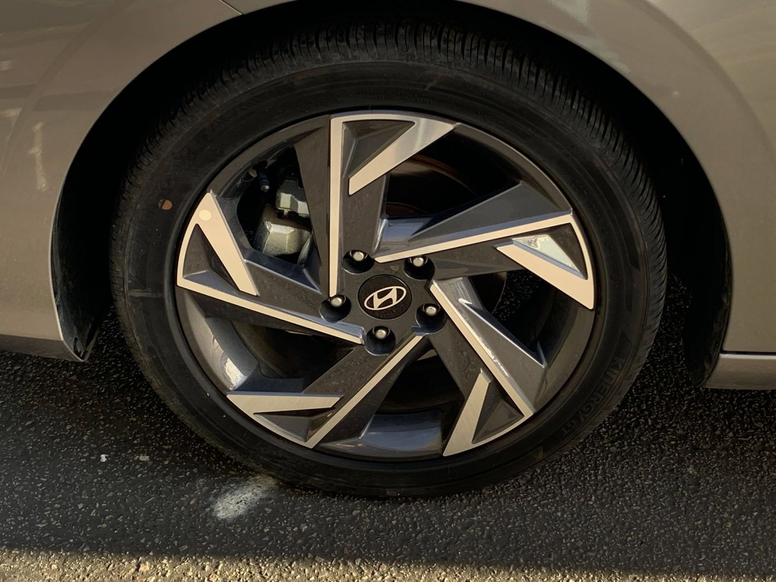 Used 2025 Hyundai Elantra SEL image 28