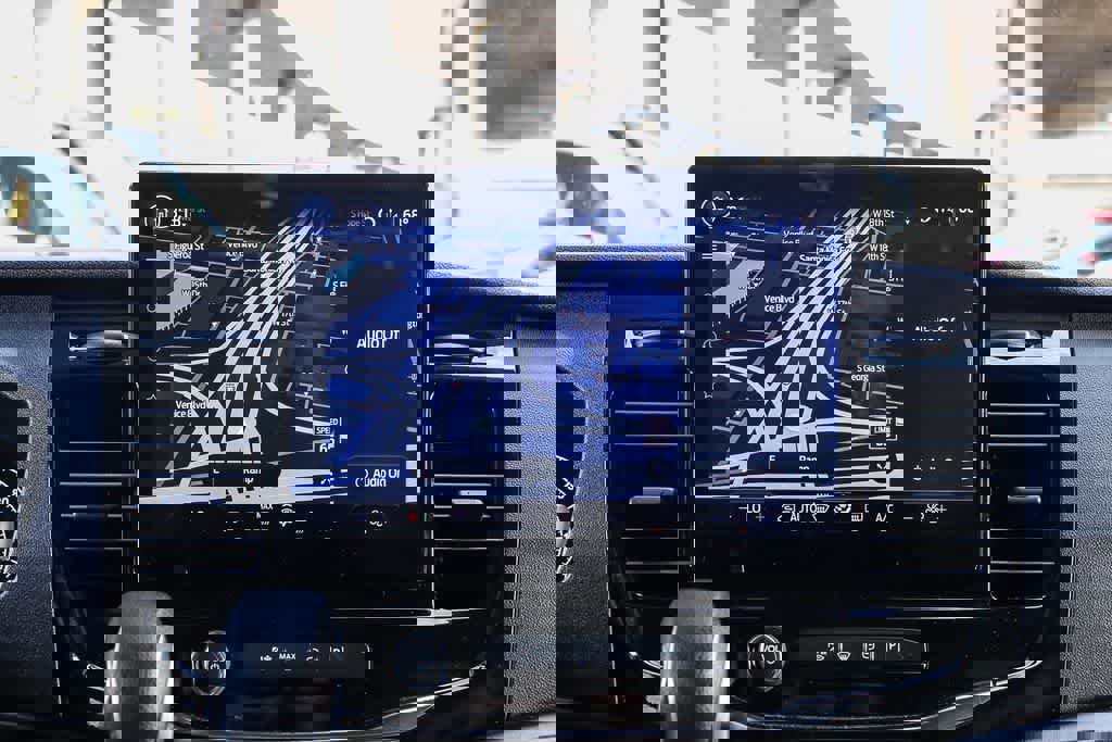 Used 2024 Ford Transit 350 XLT image 12