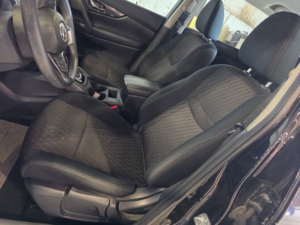 Used 2018 Nissan Rogue S image 6