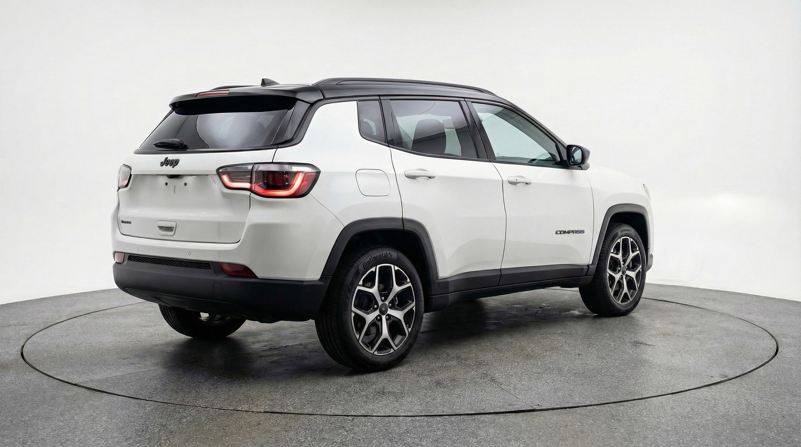 Used 2025 Jeep Compass Limited AWD/4WD image 9
