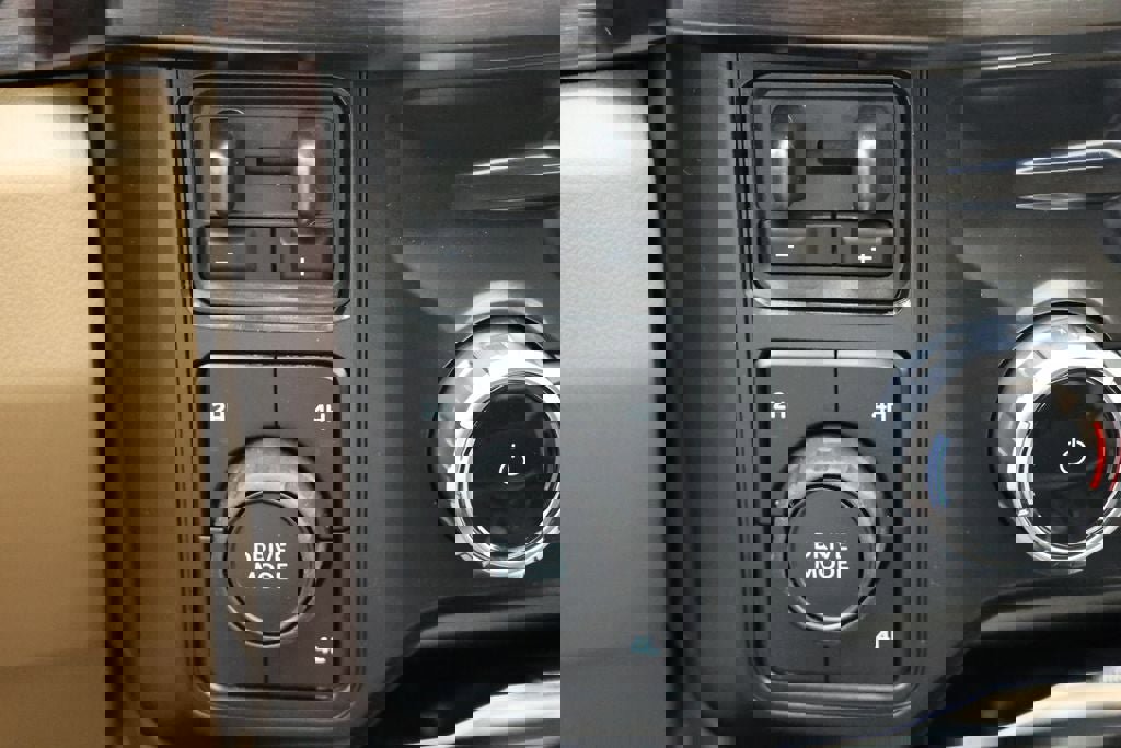 New 2026 Ford F250 Lariat image 25