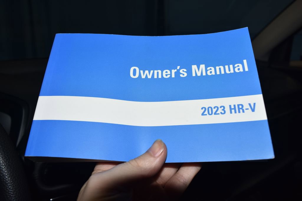 Used 2023 Honda HR-V LX image 10