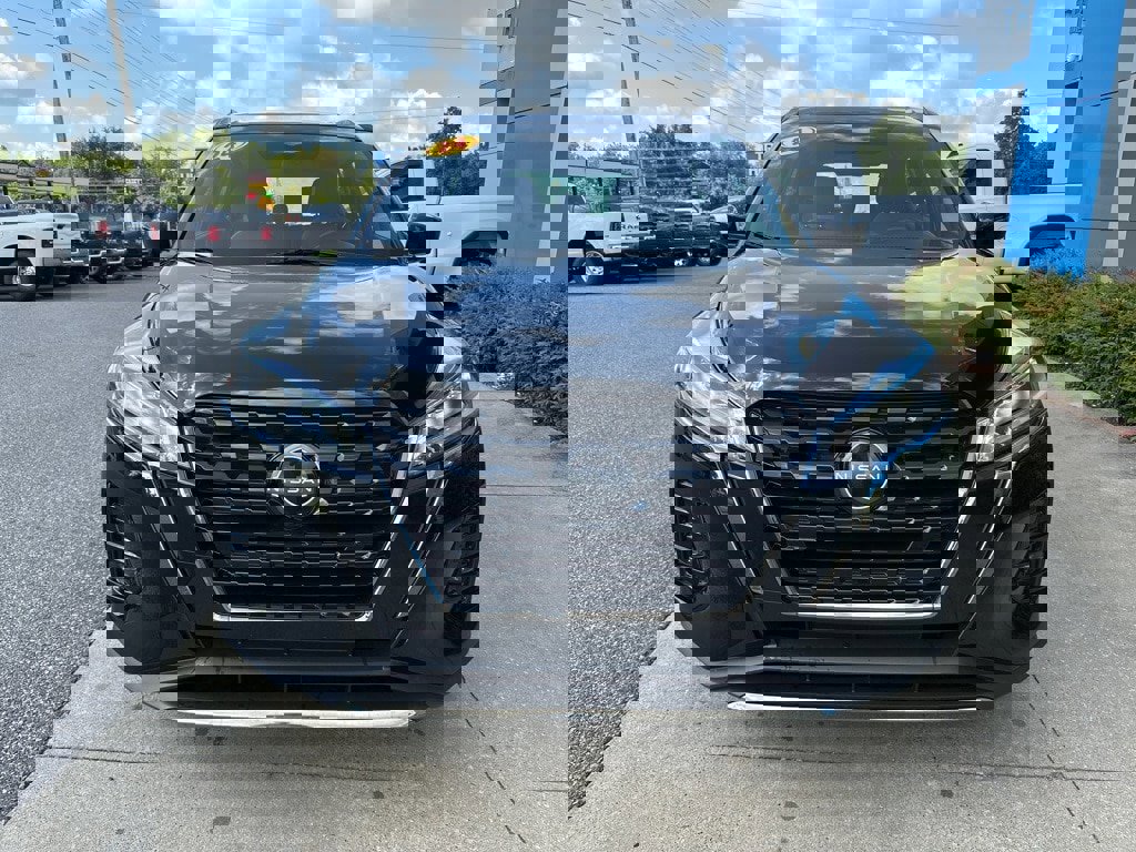 Used 2024 Nissan Kicks SR w/ SR Premium Package image 4