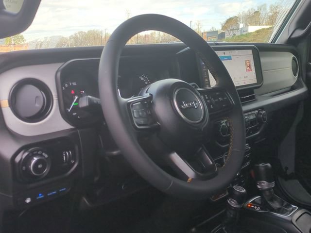 Used 2024 Jeep Wrangler Unlimited image 29