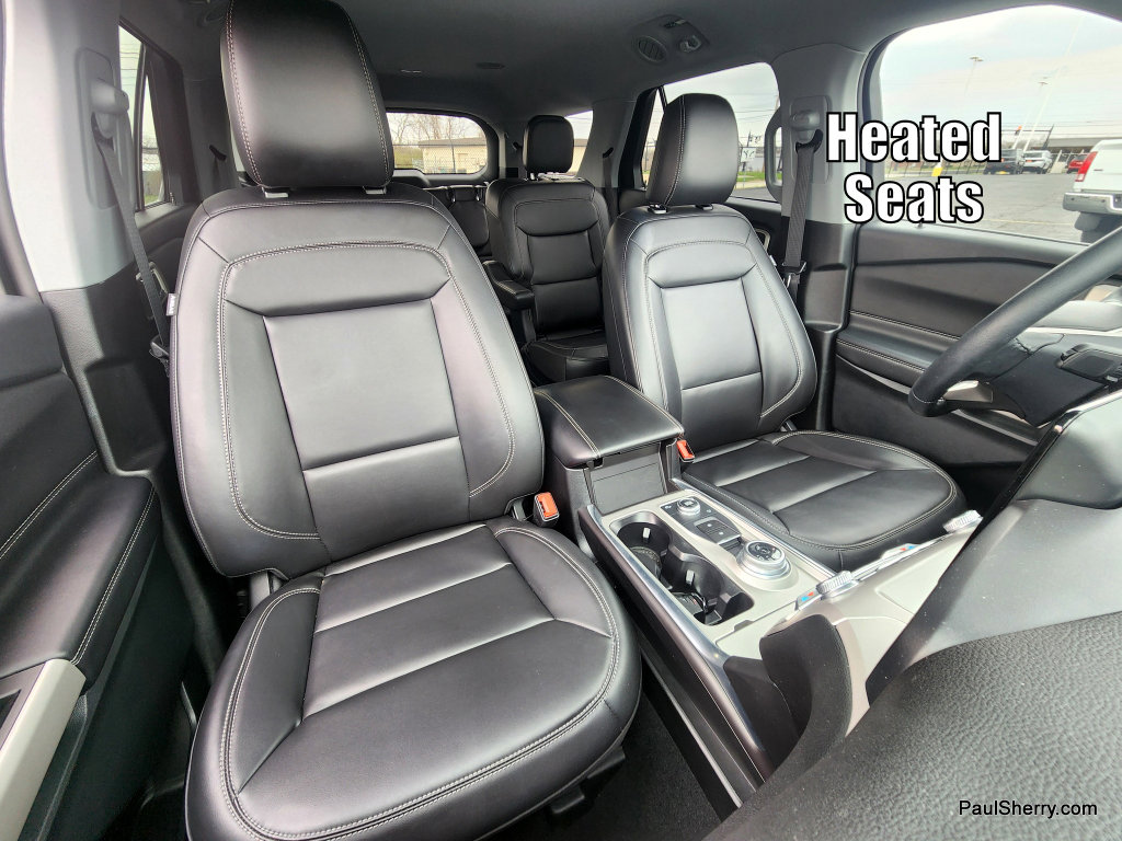 Used 2024 Ford Explorer XLT w/ Equipment Group 202A image 5