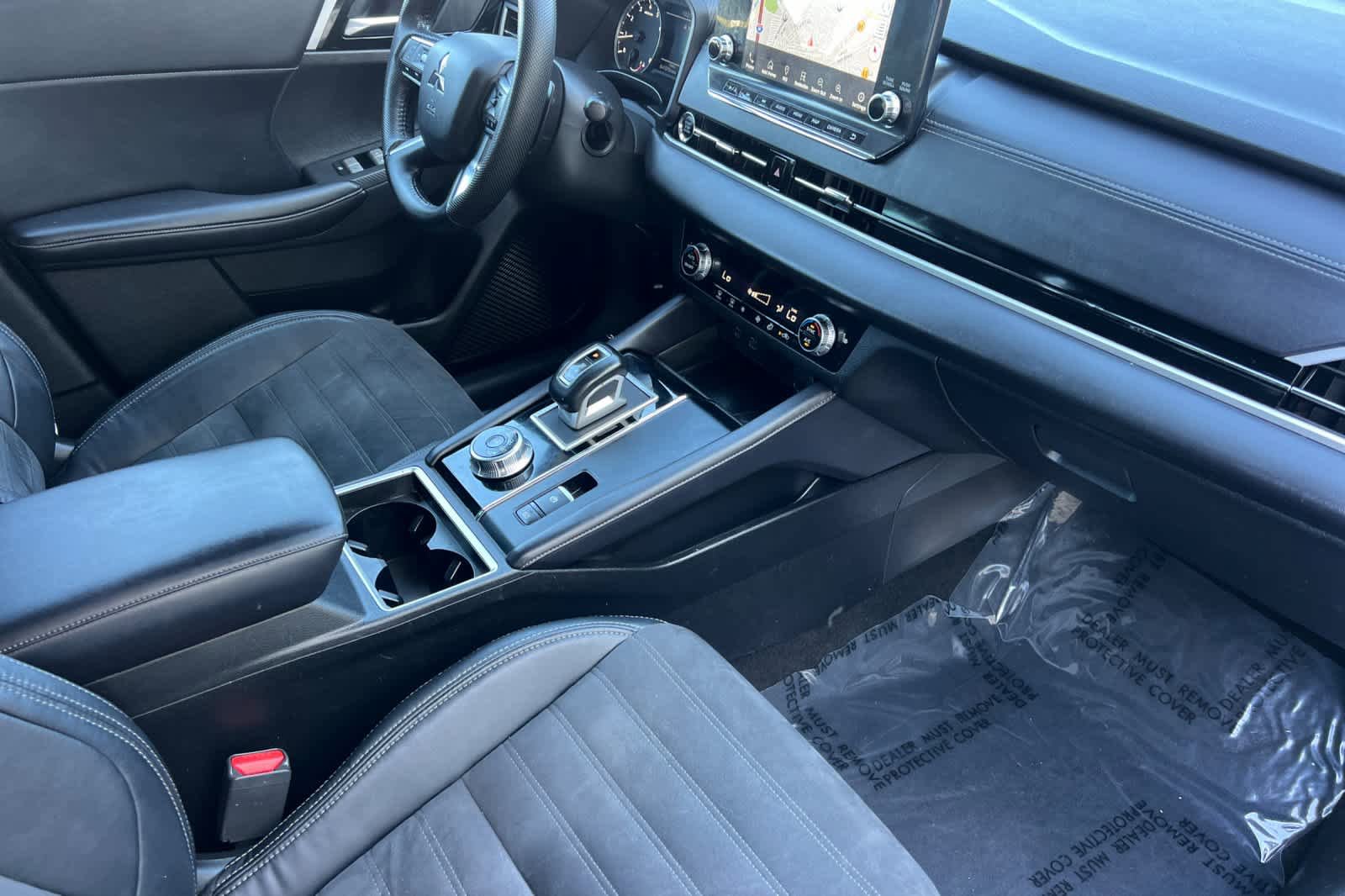 Used 2023 Mitsubishi Outlander SE image 18