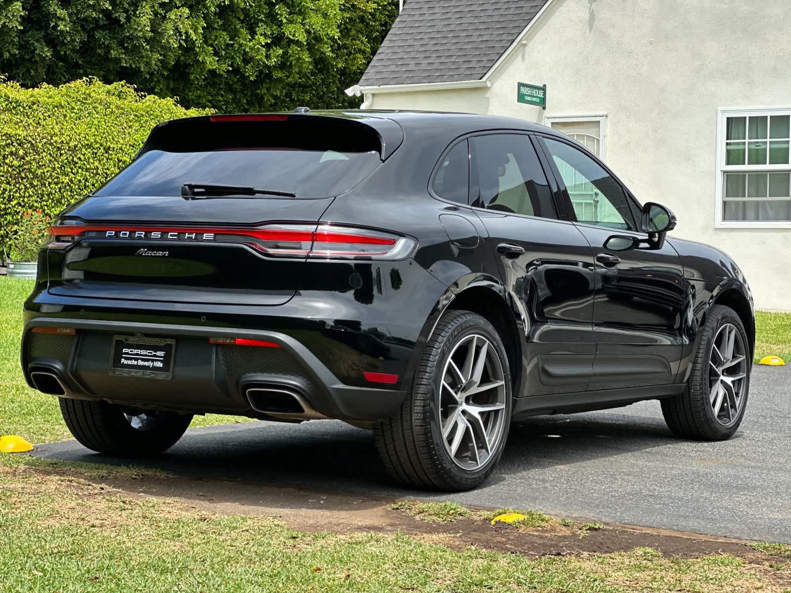 Used 2026 Porsche Macan AWD/4WD image 8