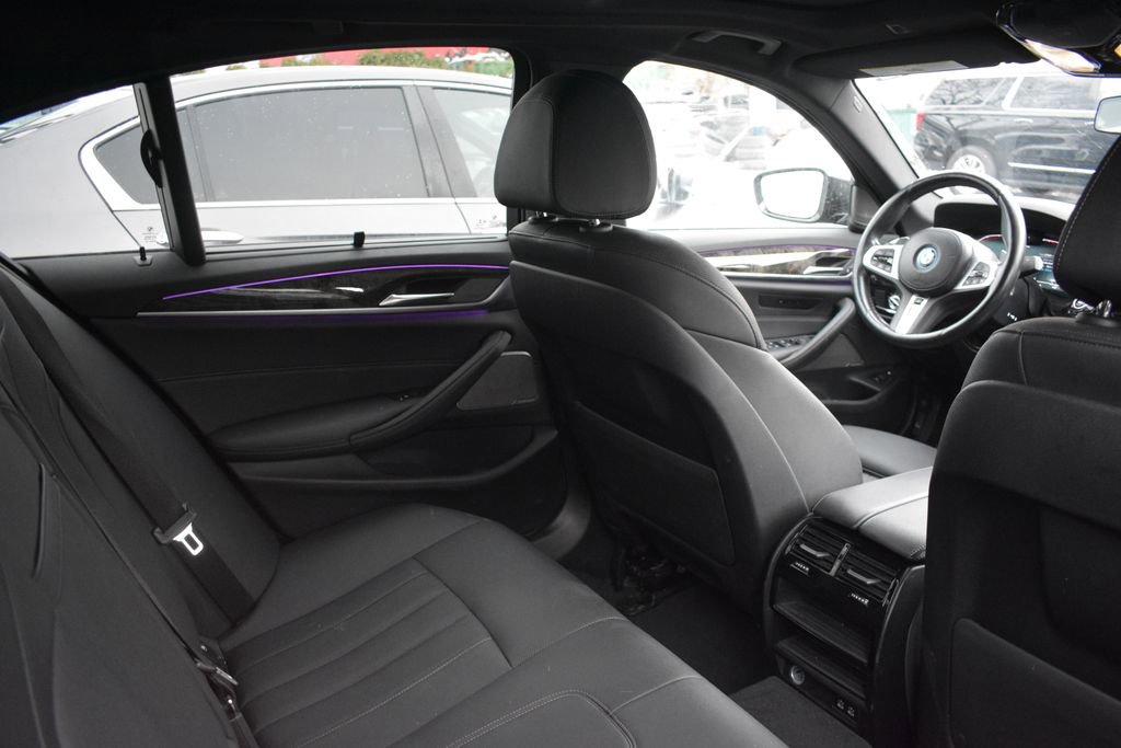 Used 2023 BMW 530e xDrive w/ Executive Package image 25