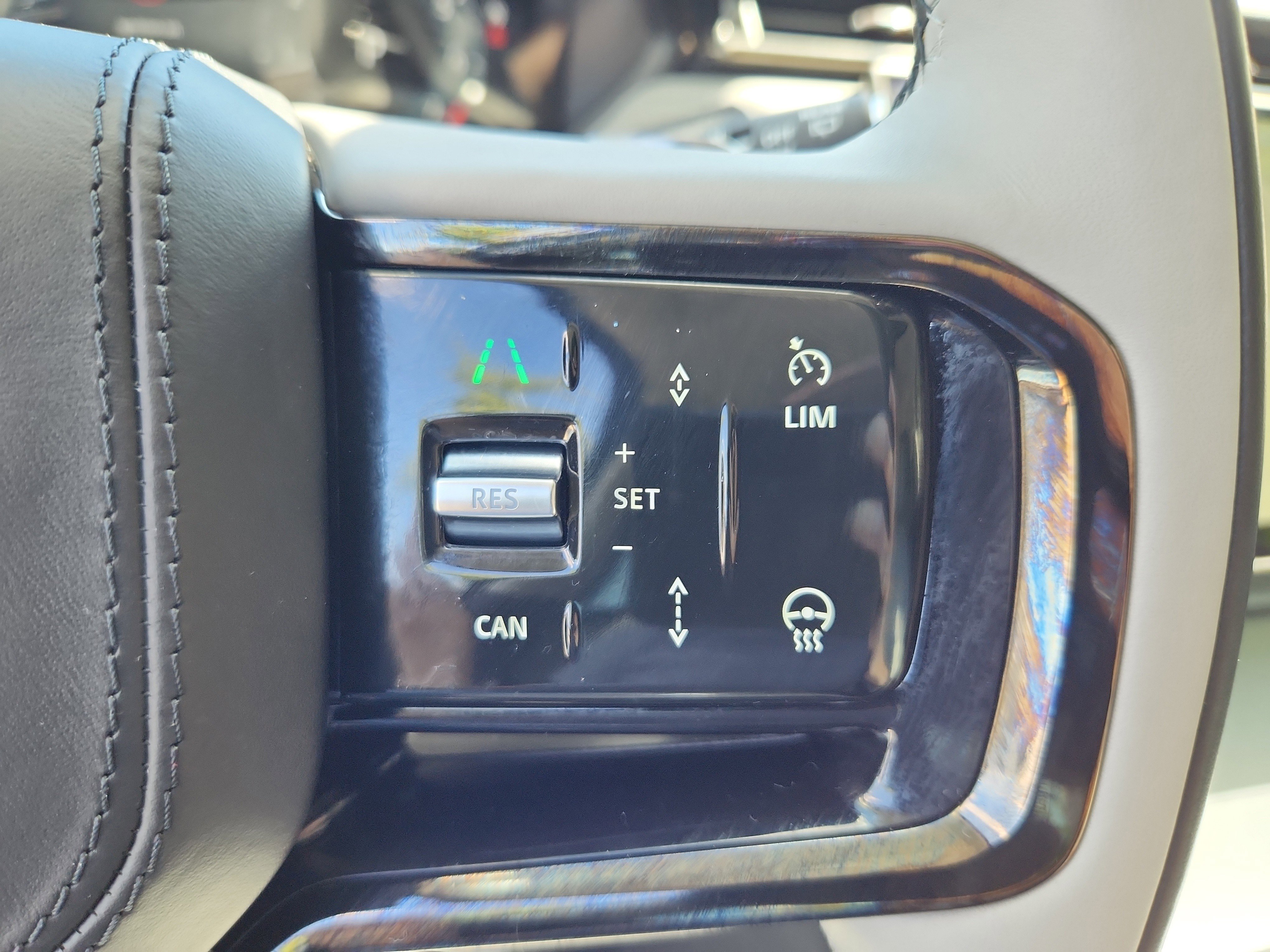 Used 2025 Land Rover Range Rover Velar S image 20