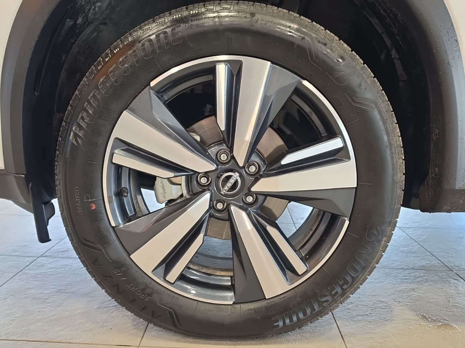 Used 2026 Nissan Rogue SL AWD/4WD image 13