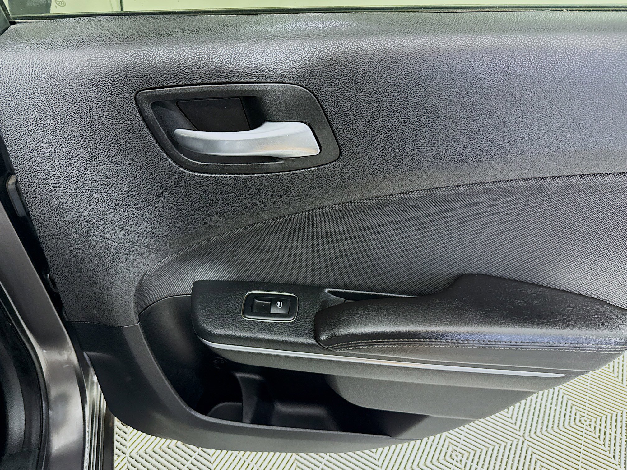 Used 2018 Dodge Charger SXT image 27