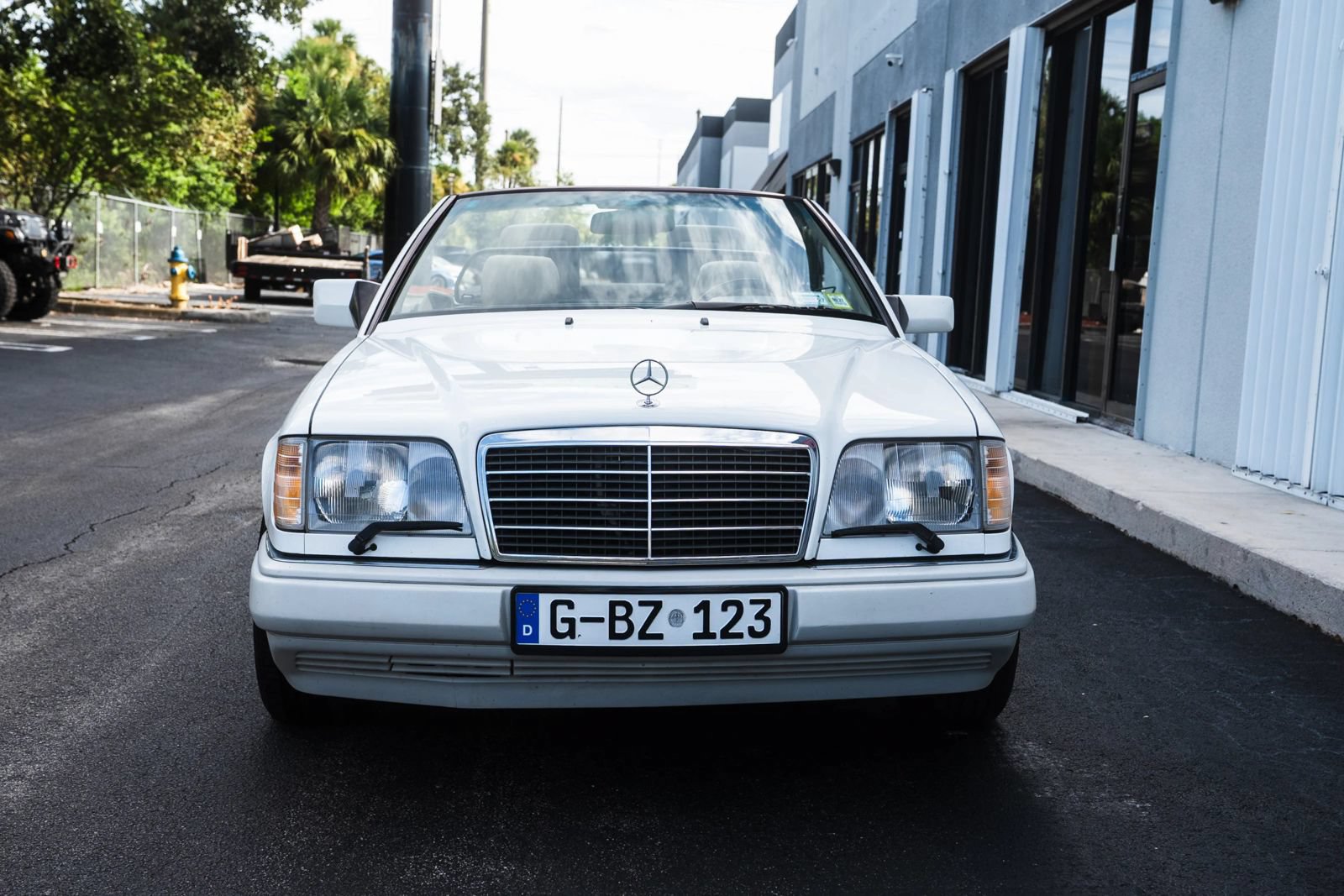 Used 1995 Mercedes-Benz E 320 Convertible image 3