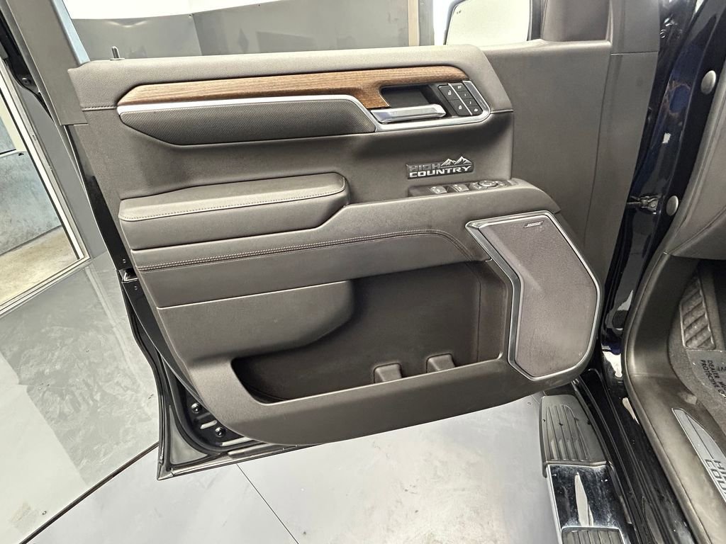 Used 2022 Chevrolet Silverado 1500 High Country image 11
