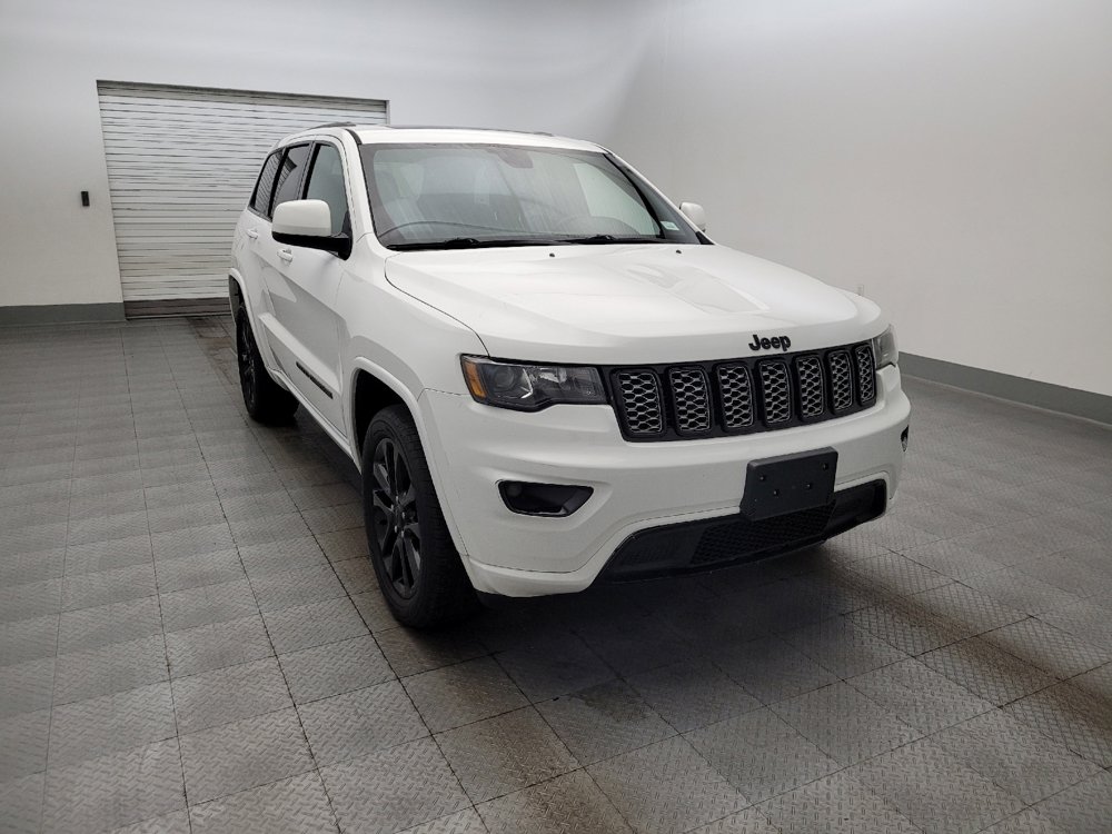 Used 2020 Jeep Grand Cherokee Altitude image 14