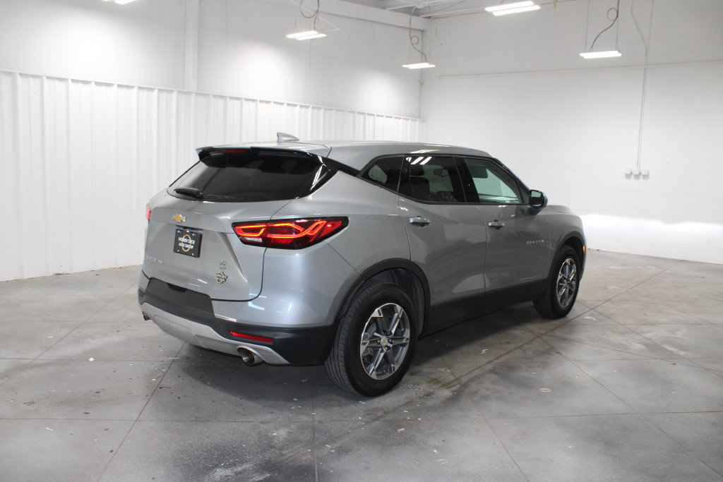 Used 2025 Chevrolet Blazer LT AWD/4WD image 9