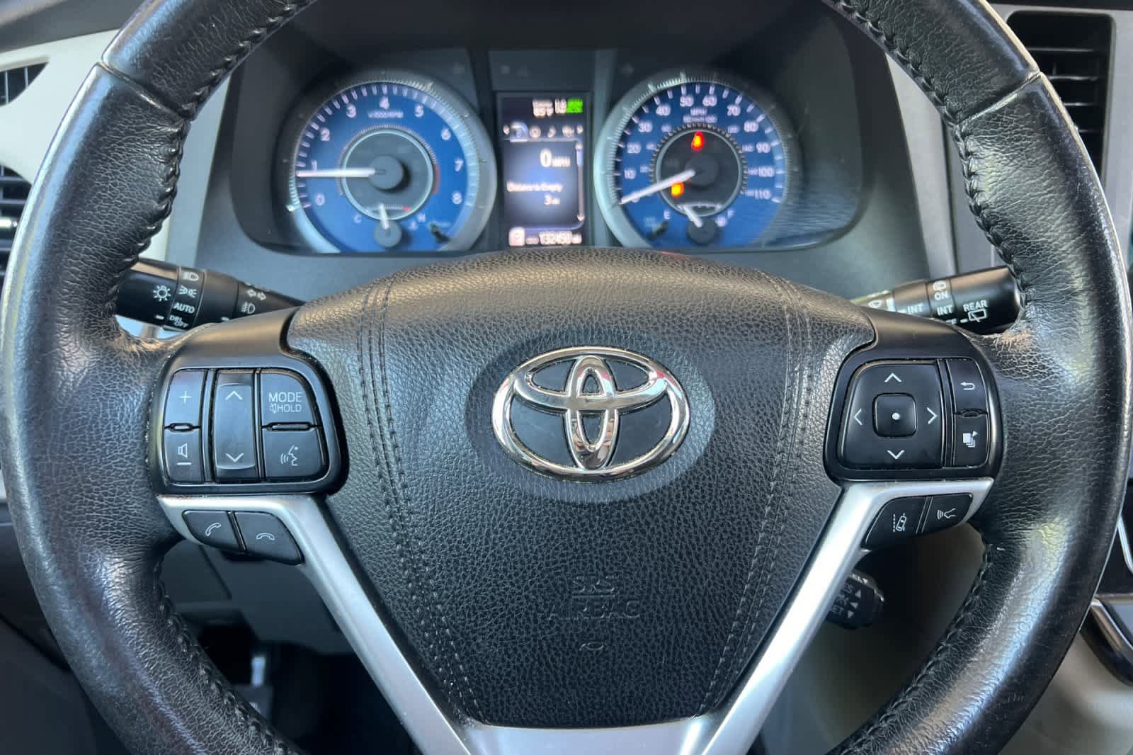 Used 2018 Toyota Sienna XLE w/ XLE Navigation Package FWD image 27