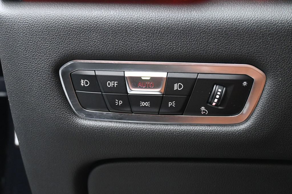 Used 2021 BMW X6 M50i w/ Executive Package AWD/4WD image 21