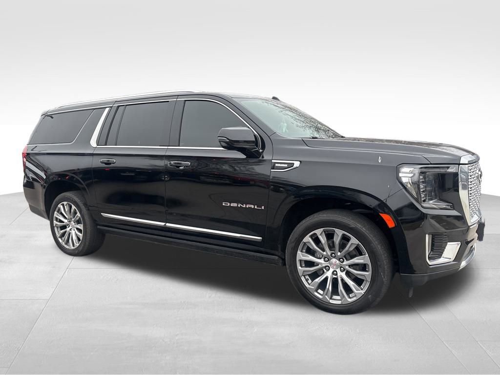 Used 2023 GMC Yukon XL Denali image 3