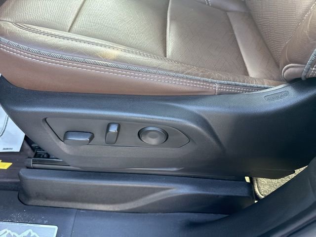 Used 2022 Chevrolet Suburban High Country image 29