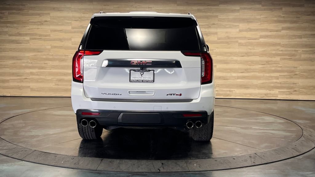 Used 2024 GMC Yukon XL AT4 w/ AT4 Premium Plus Package AWD/4WD image 14