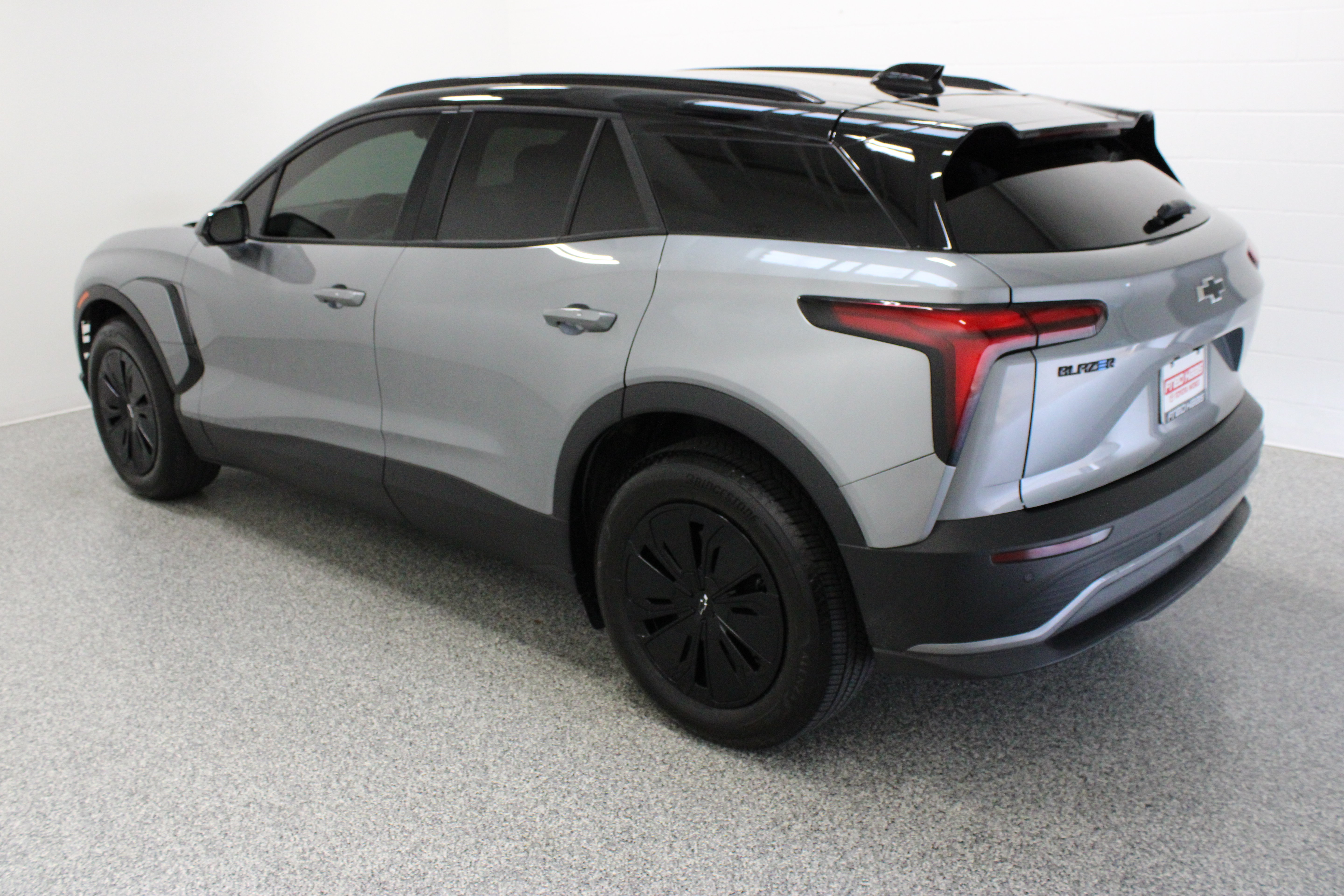 Used 2025 Chevrolet Blazer EV LT FWD image 9