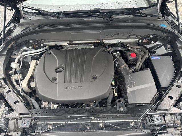 Used 2022 Volvo XC60 B5 Momentum w/ Climate Package image 13