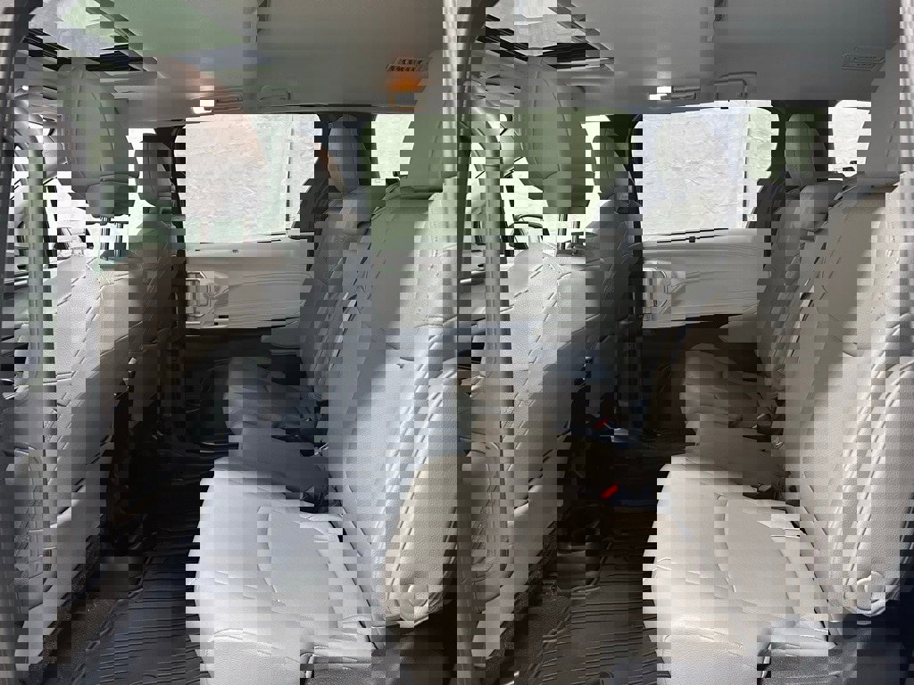 Used 2025 Toyota Sienna XLE image 49