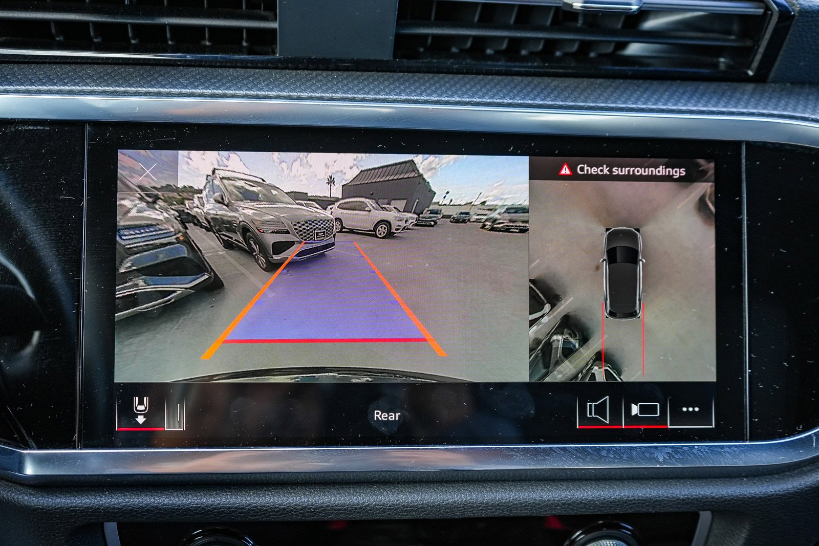 Used 2022 Audi Q3 2.0T Premium Plus image 22