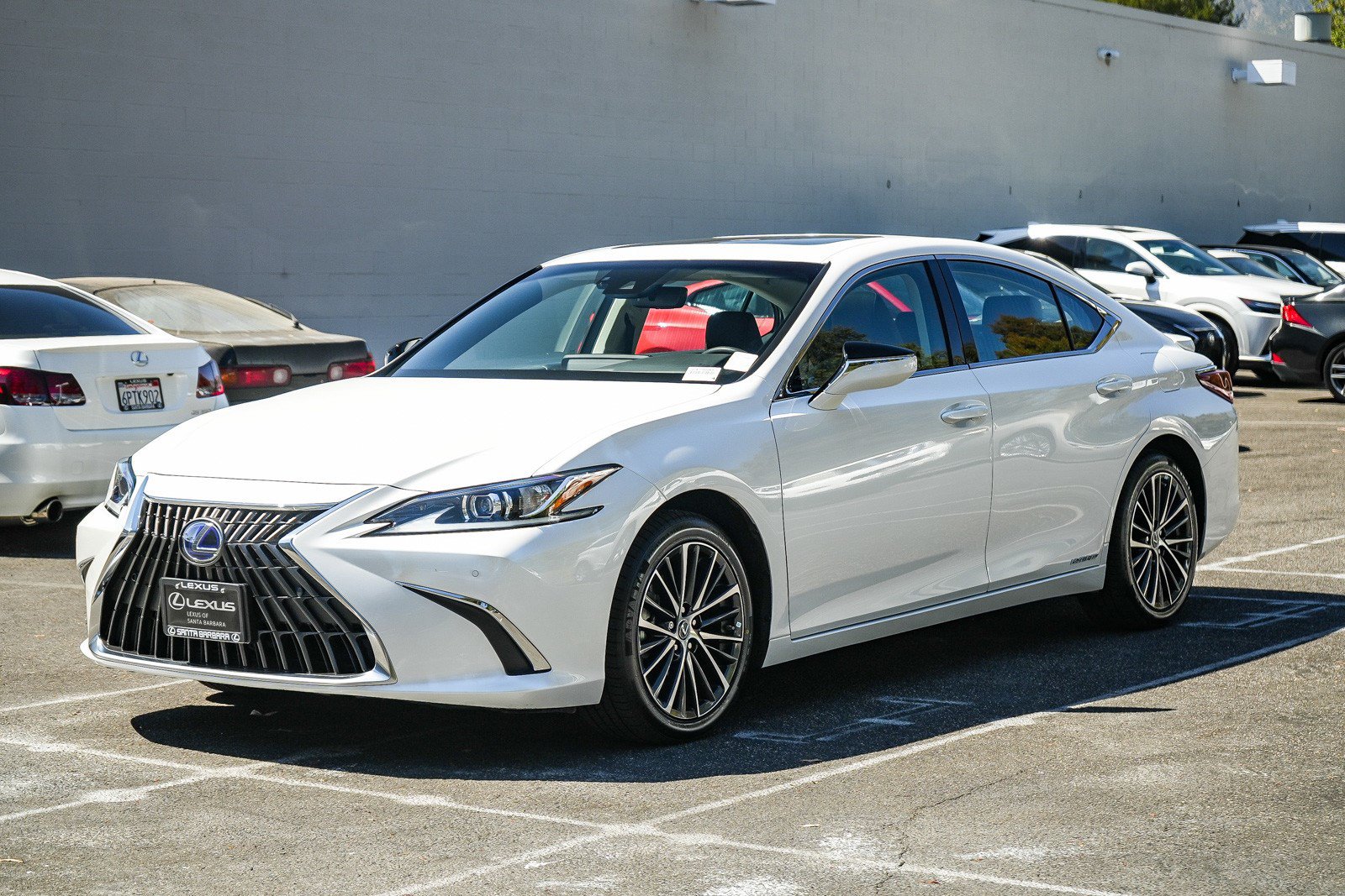 Used 2022 Lexus ES 300h w/ Premium Package FWD image 3