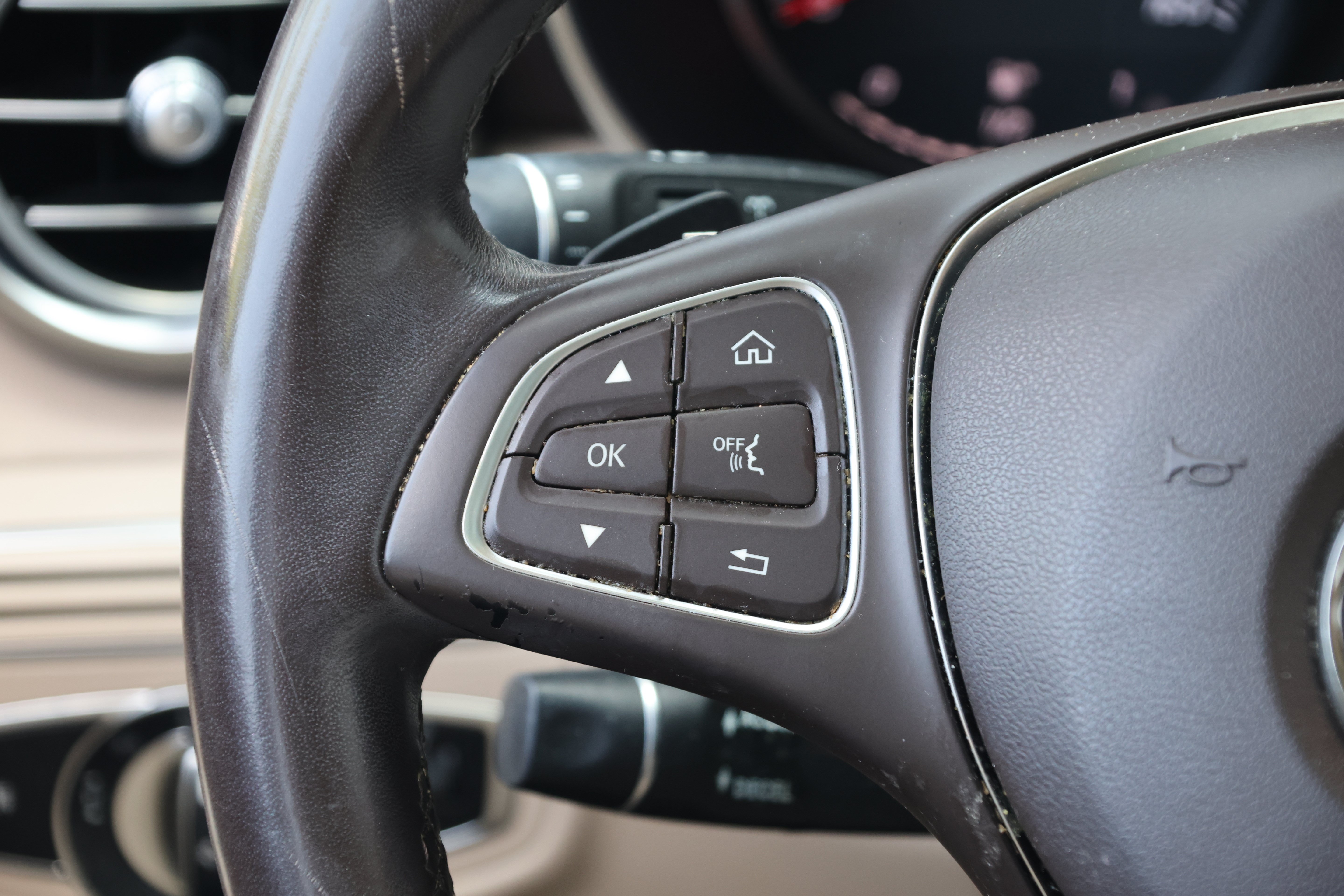 Used 2018 Mercedes-Benz GLC 300 4MATIC image 18