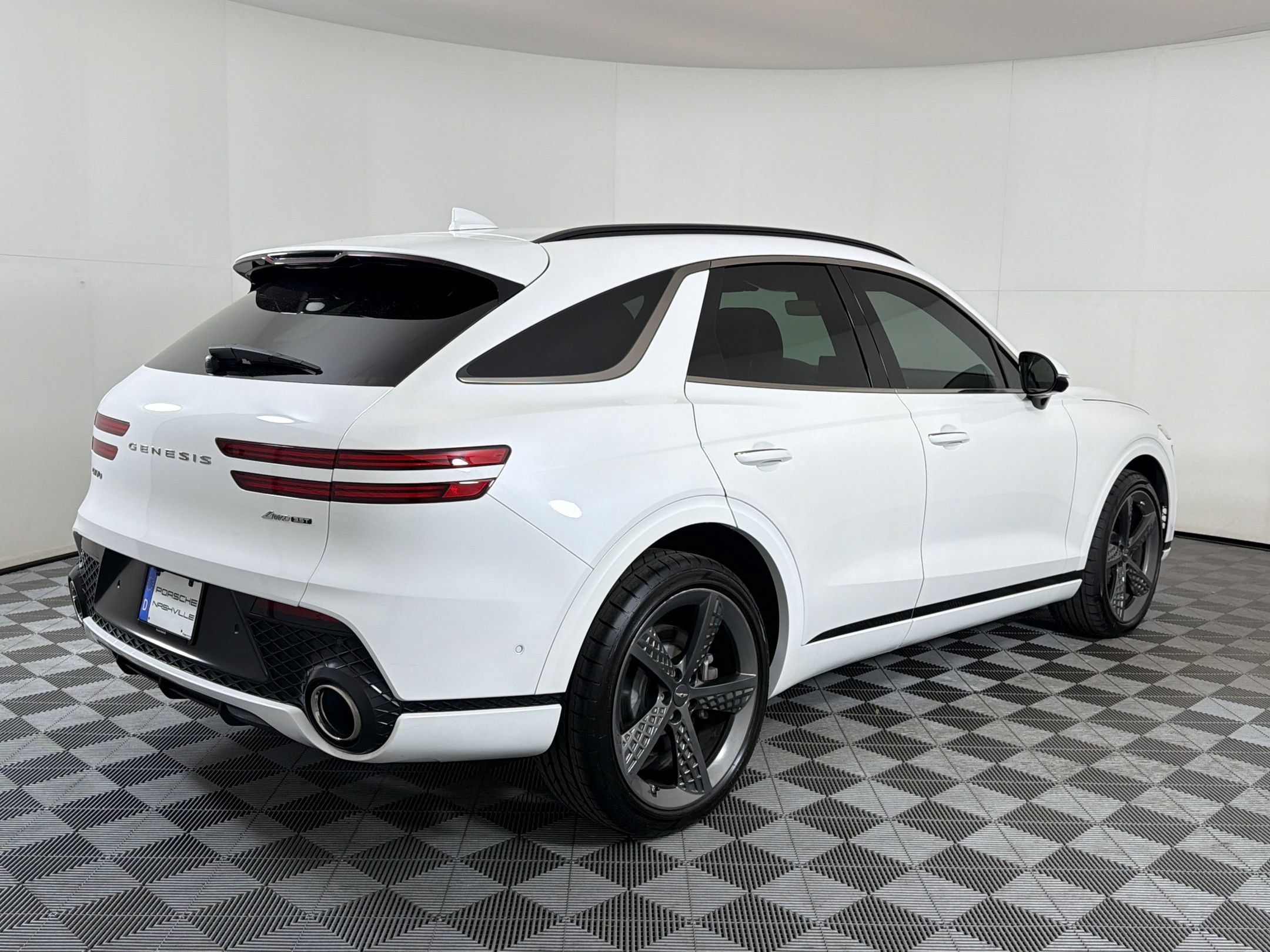 Used 2022 Genesis GV70 3.5T Sport w/ Sport Prestige Package AWD/4WD image 10