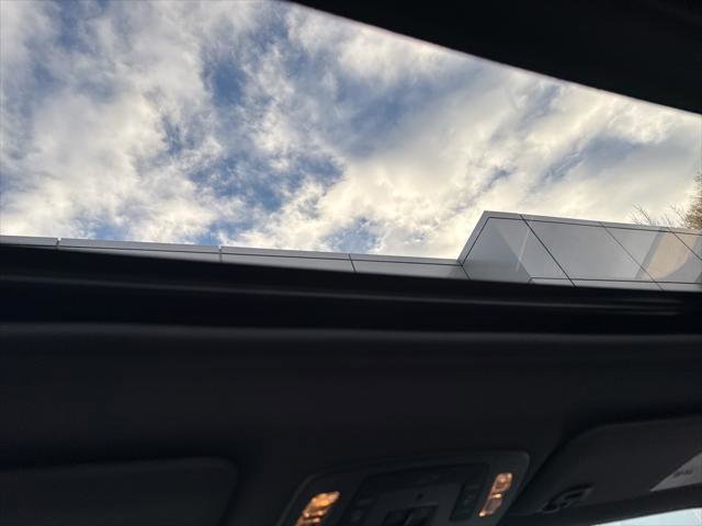 Certified 2024 Toyota Sienna Platinum image 21