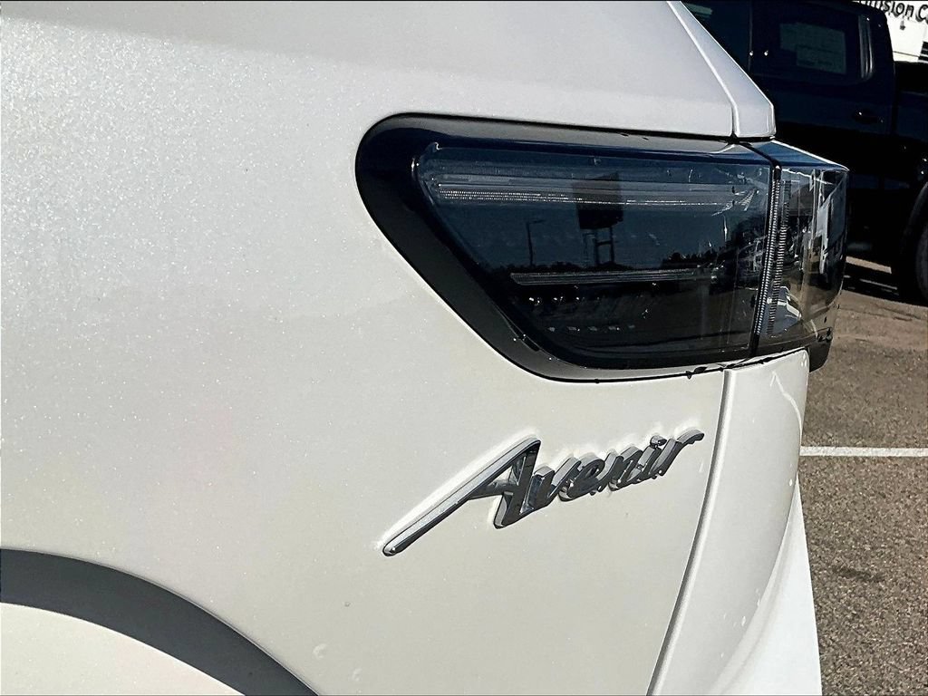 Used 2025 Buick Envision Avenir AWD/4WD image 26