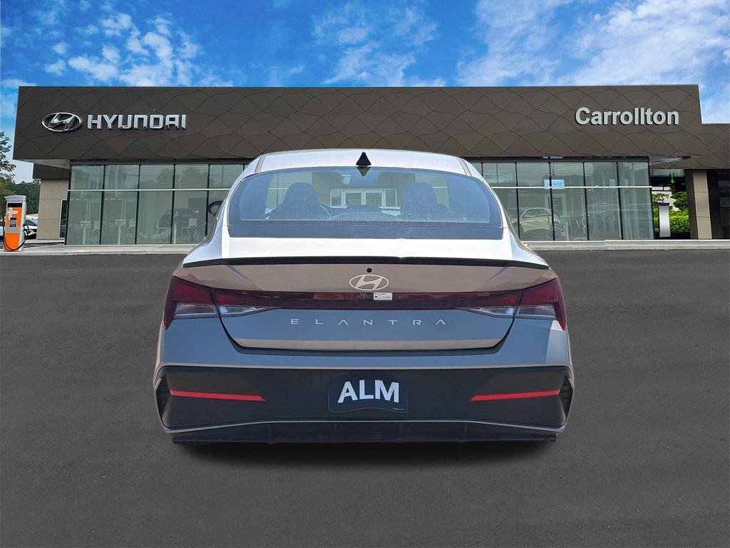 Certified 2025 Hyundai Elantra Sport FWD image 6