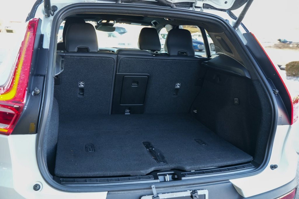 Used 2023 Volvo XC40 Recharge Ultimate image 47