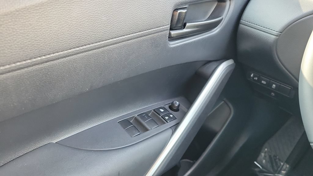 Used 2024 Toyota Corolla Cross AWD Hybrid image 19