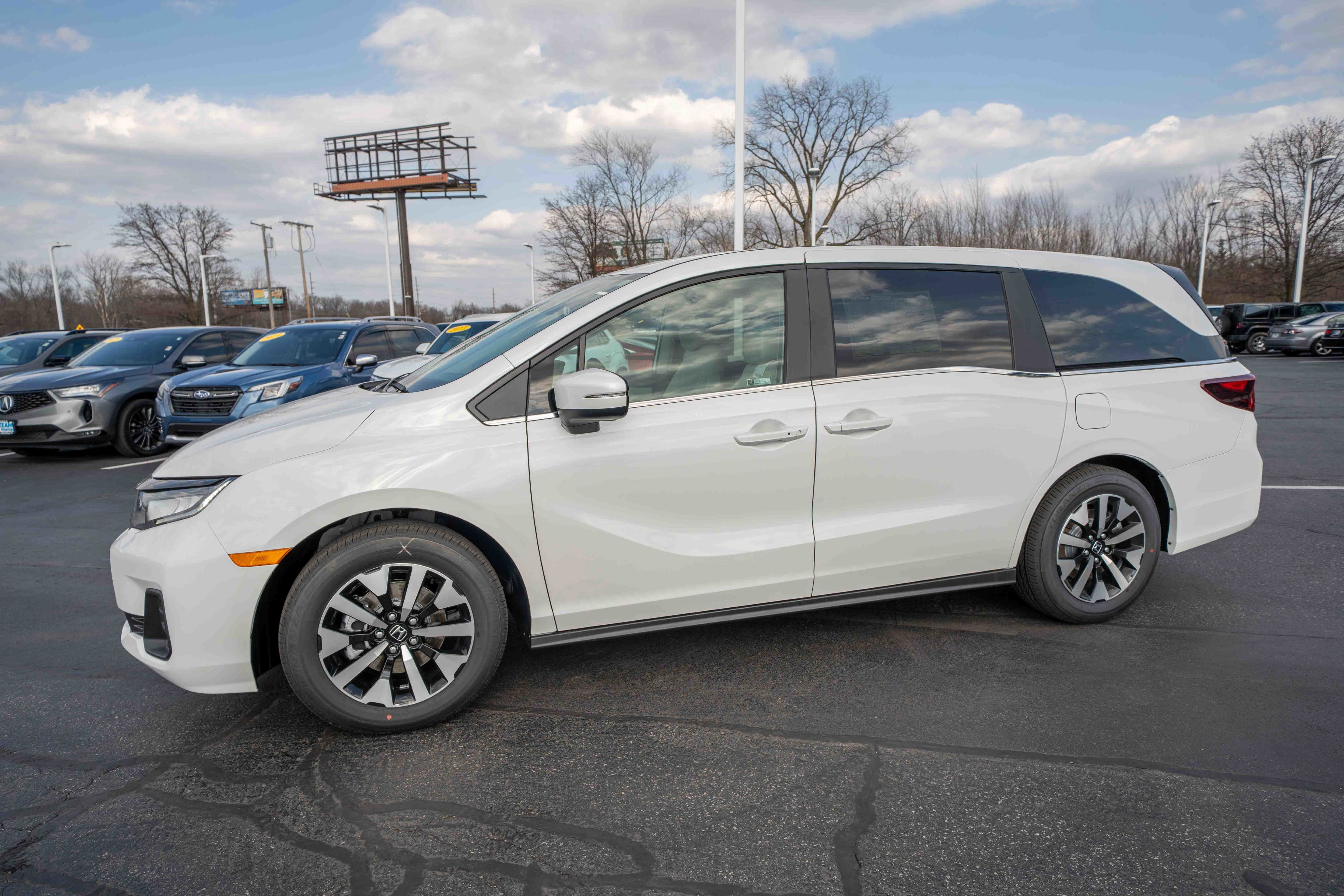 New 2026 Honda Odyssey EX-L image 3