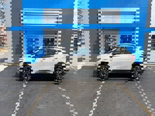 New 2026 Chevrolet Trax RS w/ Sunroof Package image 5