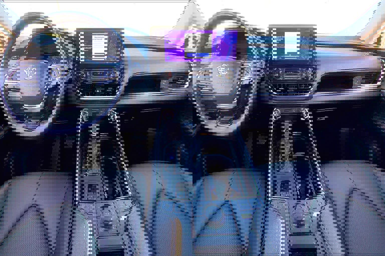 Used 2025 Toyota Grand Highlander AWD image 14