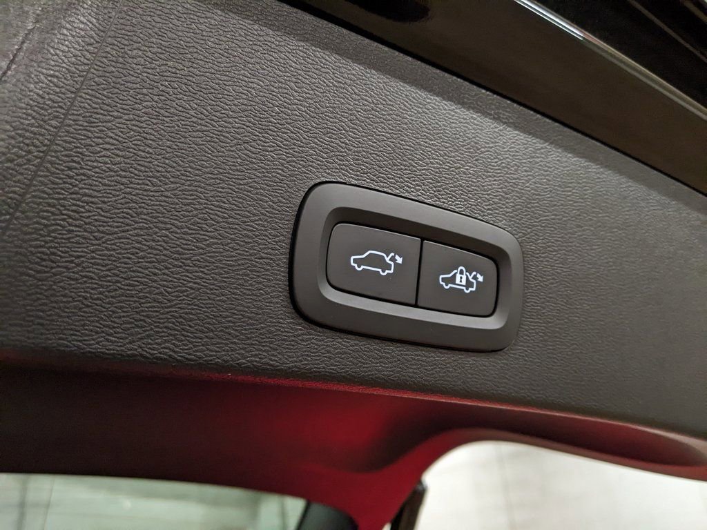 New 2025 Volvo XC40 B5 Plus w/ Protection Package Premier image 29